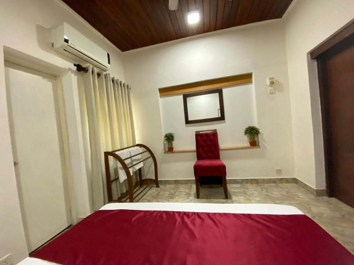Lodge 87 Negombo Bagian luar foto