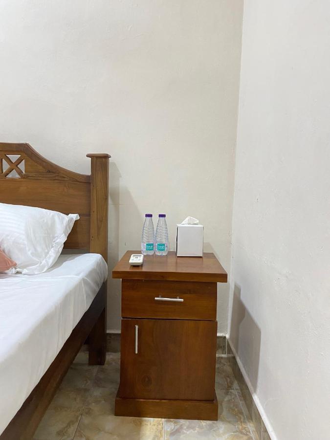 Lodge 87 Negombo Bagian luar foto