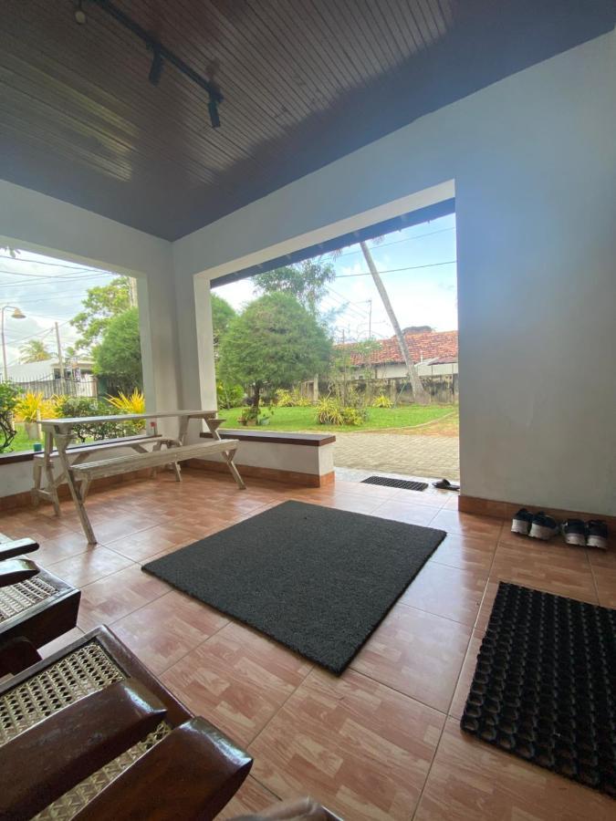 Lodge 87 Negombo Bagian luar foto